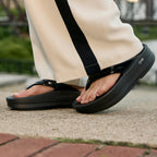 Oofos Womens Oomega Ooahh Slide