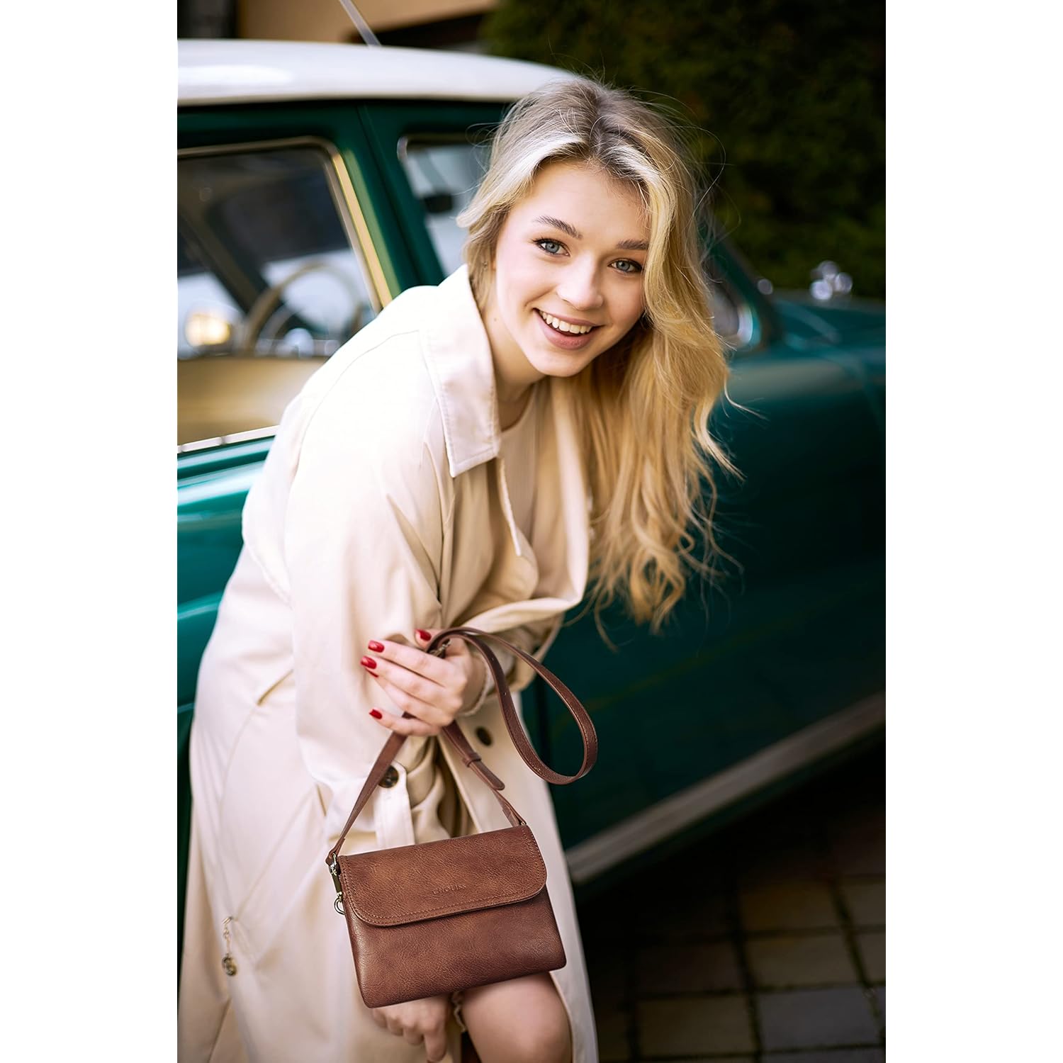 CHOLISS Small Crossbody Bags for Women, Vegan Leather Cell Phone Purse, Mini Travel Purse with Adjustable Strap Womens Gifts
