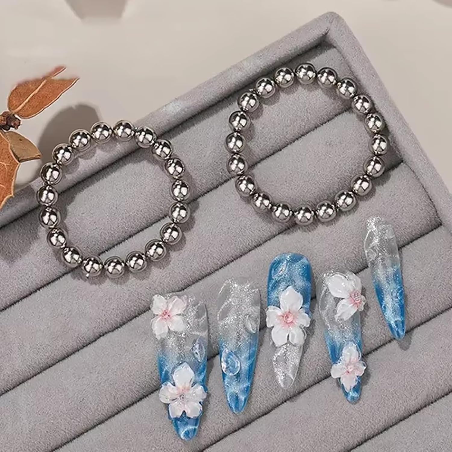 20Pcs Cat Eye Nail Magnet Beads Cat Eye Gel Nail Polish Magnet Wand Magnetic Nail Polish Cat Eye Magnet Nails Round Magnetic Beads Nail Design Tools Nail Art Accessories (Silver)