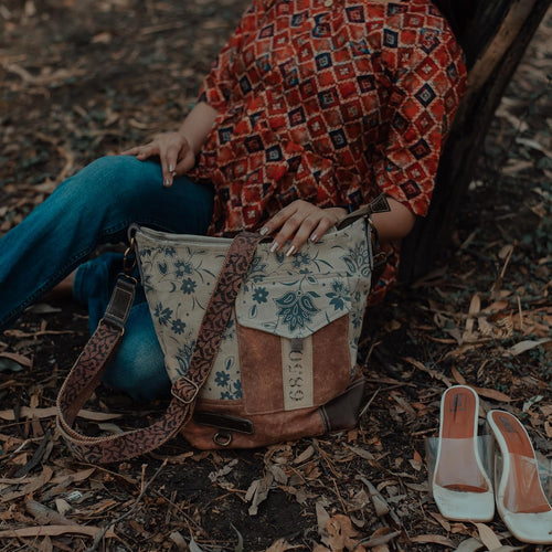 3Blifestyle - Messenger Bag For Men & Women | Upcycled Vintage Canvas & Leather | Crossbody Bag | Travel Shoulder Bag