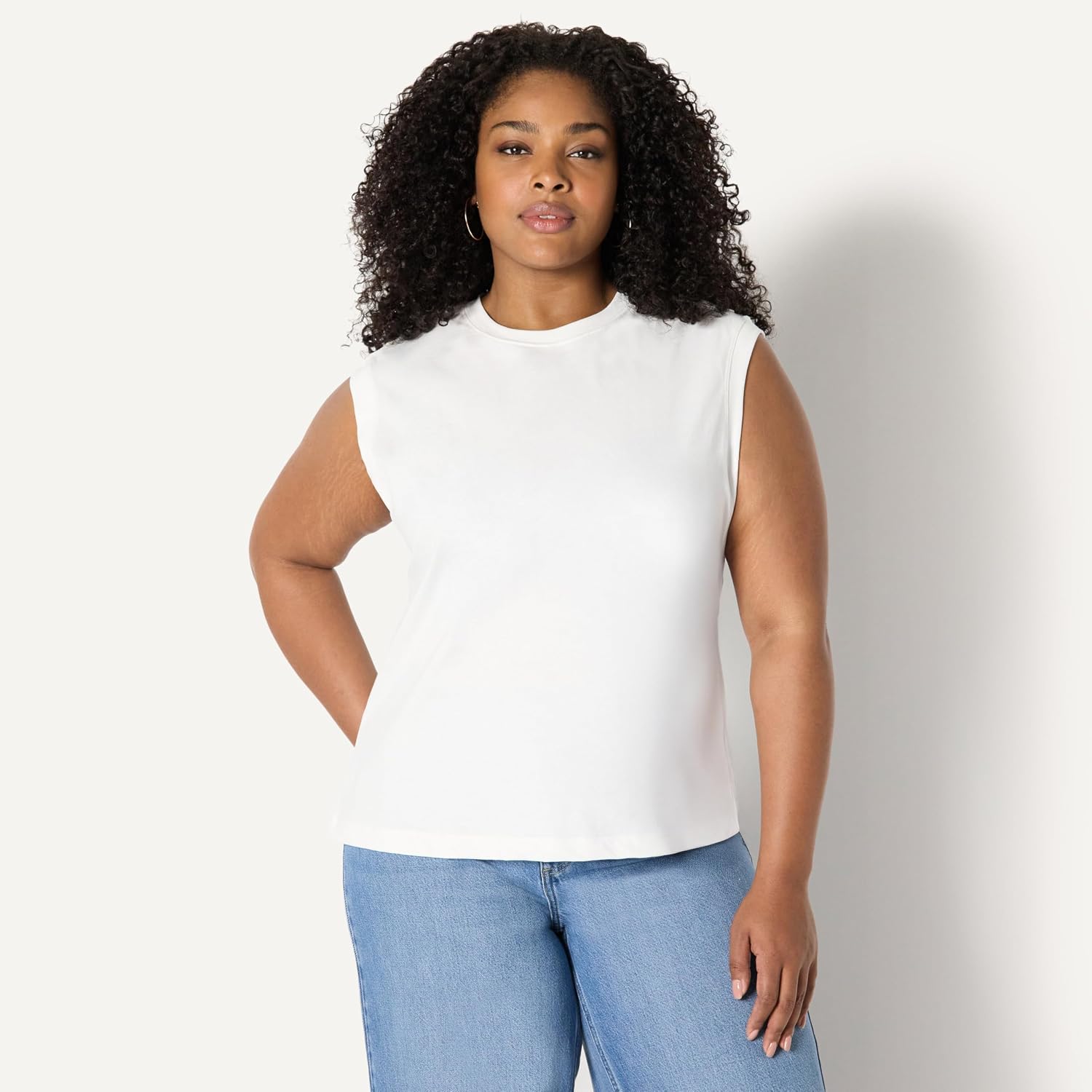 Amazon Essentials Women's Relaxed-Fit Cotton Muscle Tee