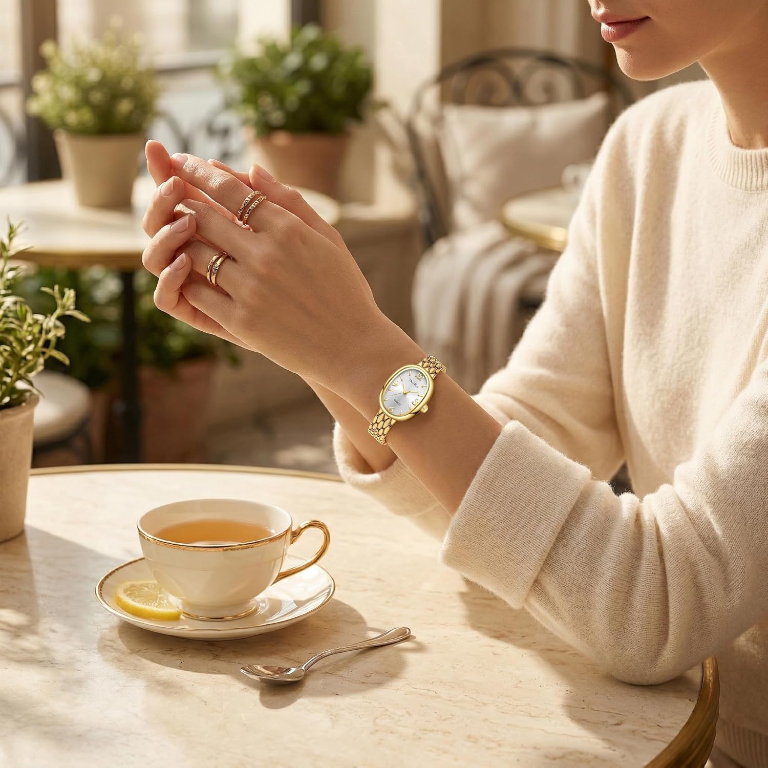 Diaofendi Petite Vintage Oval Gold Women’s Watch, Waterproof Elegant Watch with Japanese Quartz Movement, Adjustable Strap with Tool