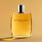 Burberry Classic Eau de Toilette – Woody Men's Cologne – With Notes of Bergamot, Fresh Mint, Sandalwood & Amber – Long Lasting Fragrance