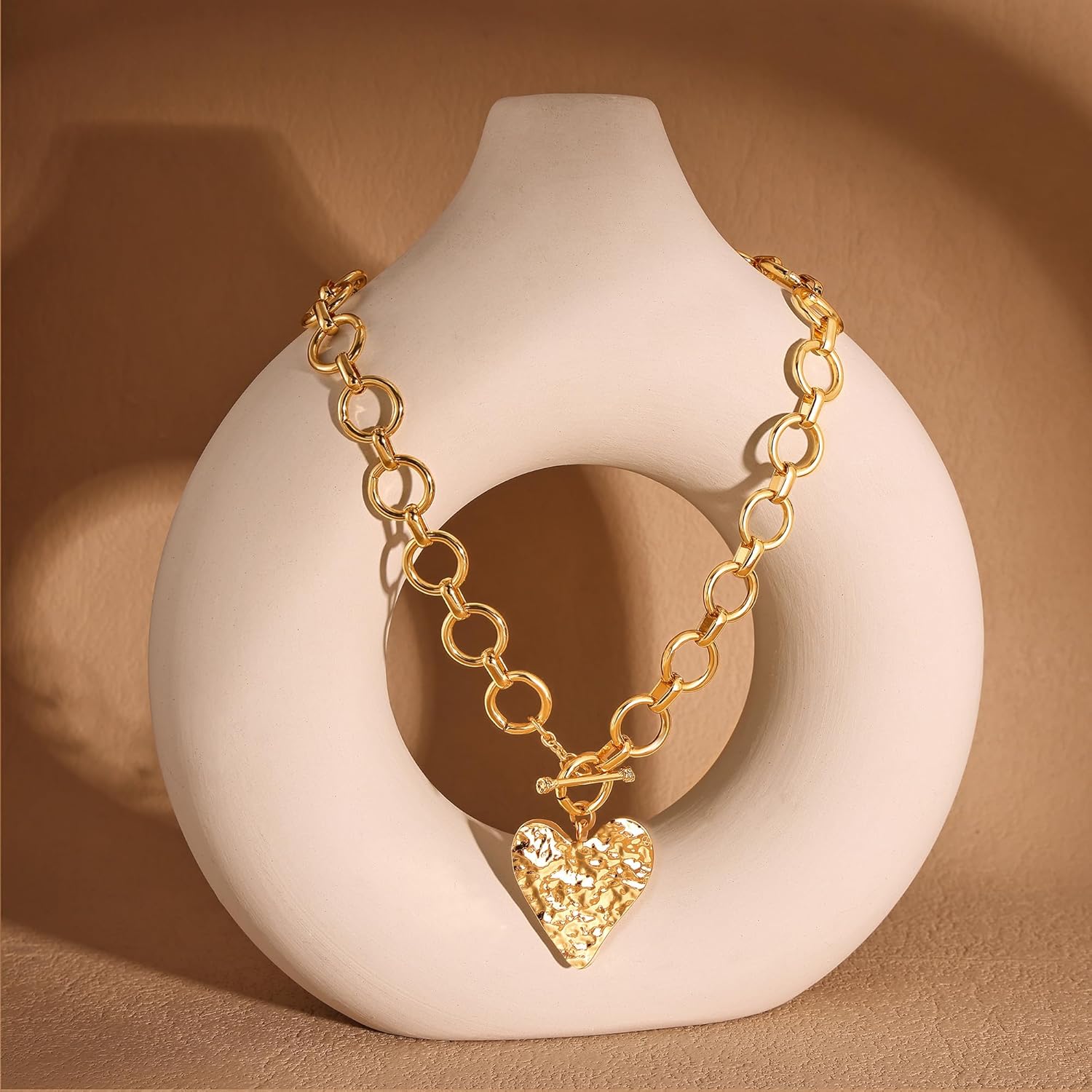 Robaice Mothers Day Gifts Chunky Gold Heart Necklace for Women，14K Gold Plated Chunky Heart Pendant Bold Chain Necklace with Toggle Clasp，Waterproof Non Tarnish Hypoallergenic Chunky Statement Jewelry Gift for Women