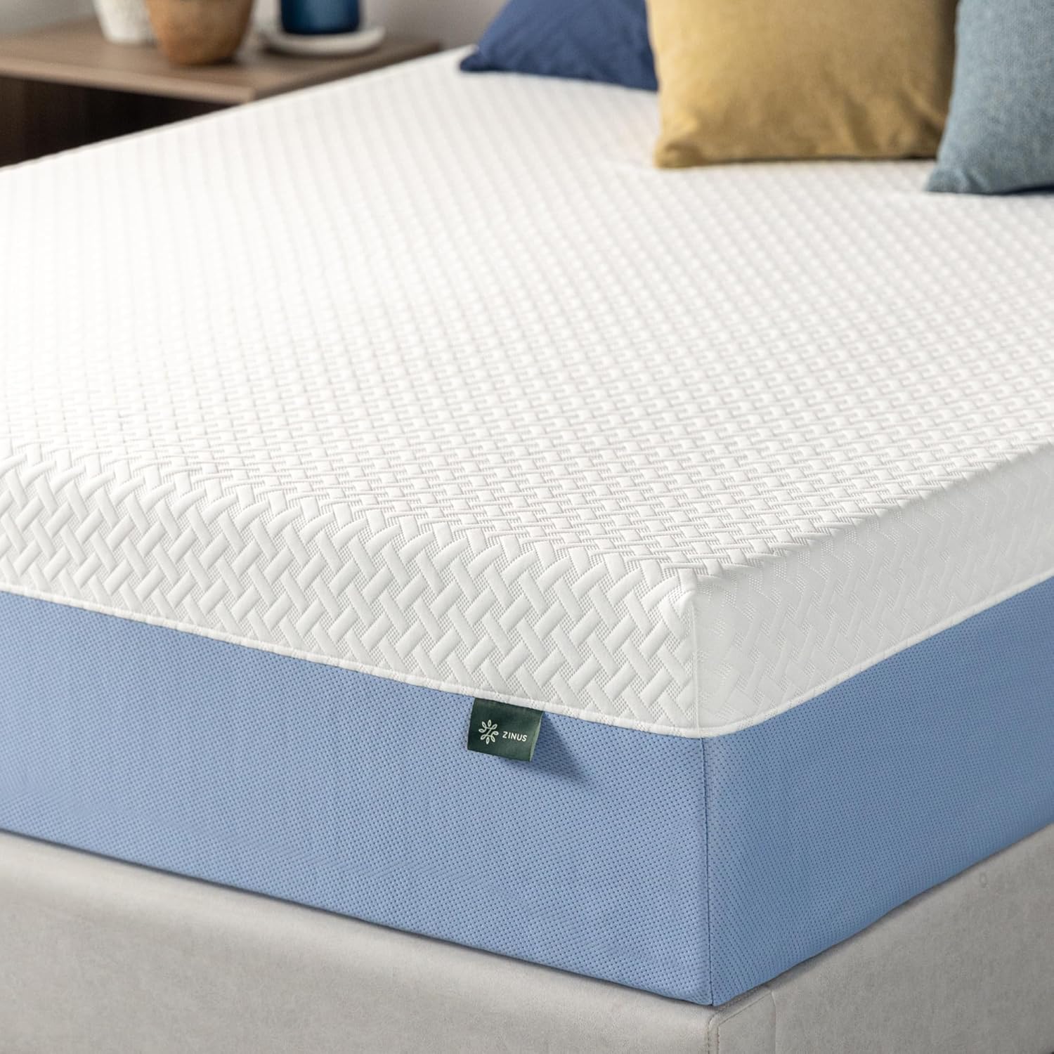 Zinus 10 Inch Queen Cooling Essential Memory Foam Mattress [NewVersion], Fiberglass Free, Medium Feel, Breathable Cooling Layers, Certified Safe Materials
