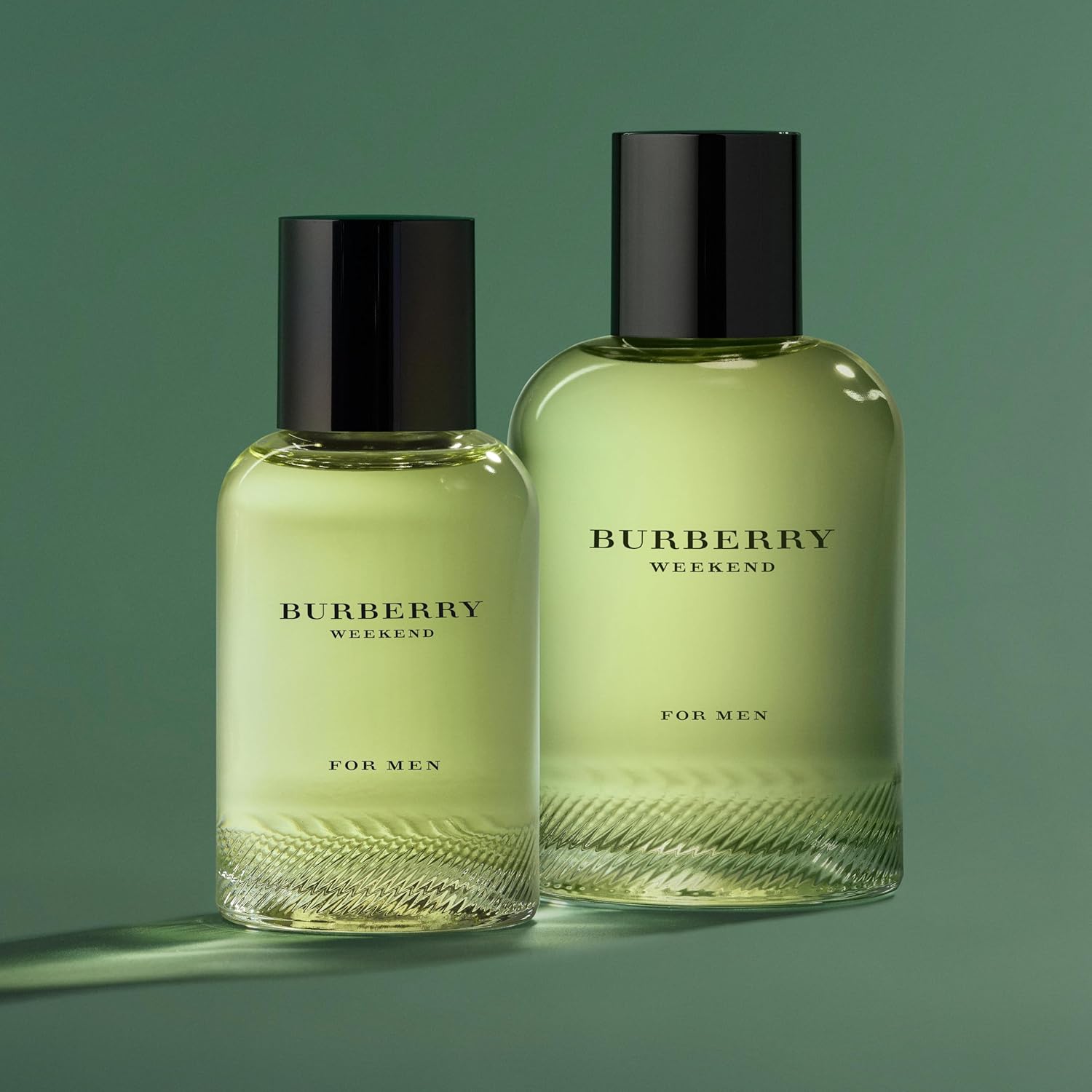 Burberry Weekend Eau De Toilette – Citrus Men's Cologne – With Notes of Lemon, Tangerine, Oak Moss & Sandalwood – Long Lasting Fragrance