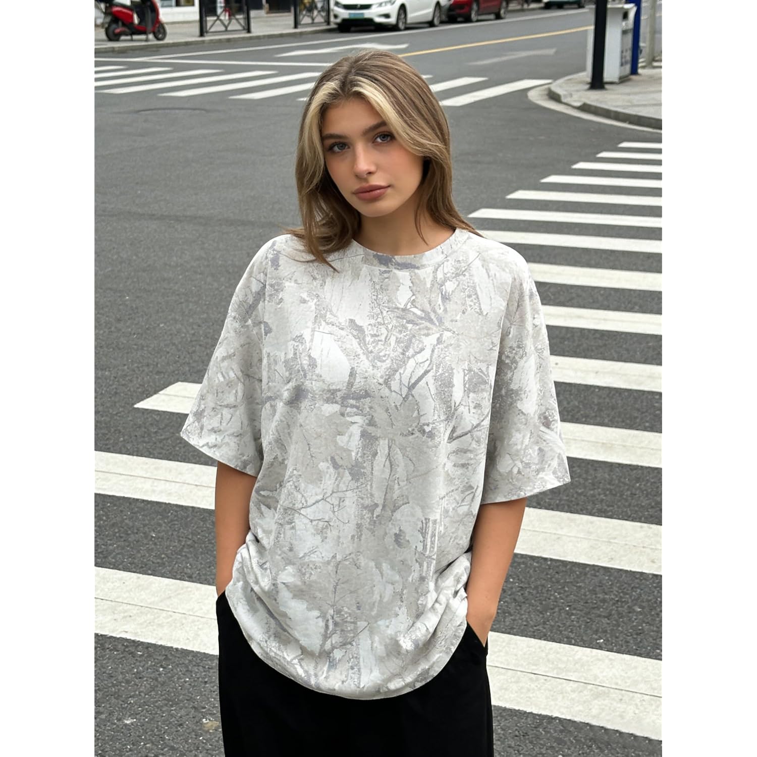 TERIVEEK Camo Shirt Women Mens Oversized Camouflage Print Graphic Tees Maple Leaf Short Sleeve Crewneck T Shirt Streetwear 03# Grey White