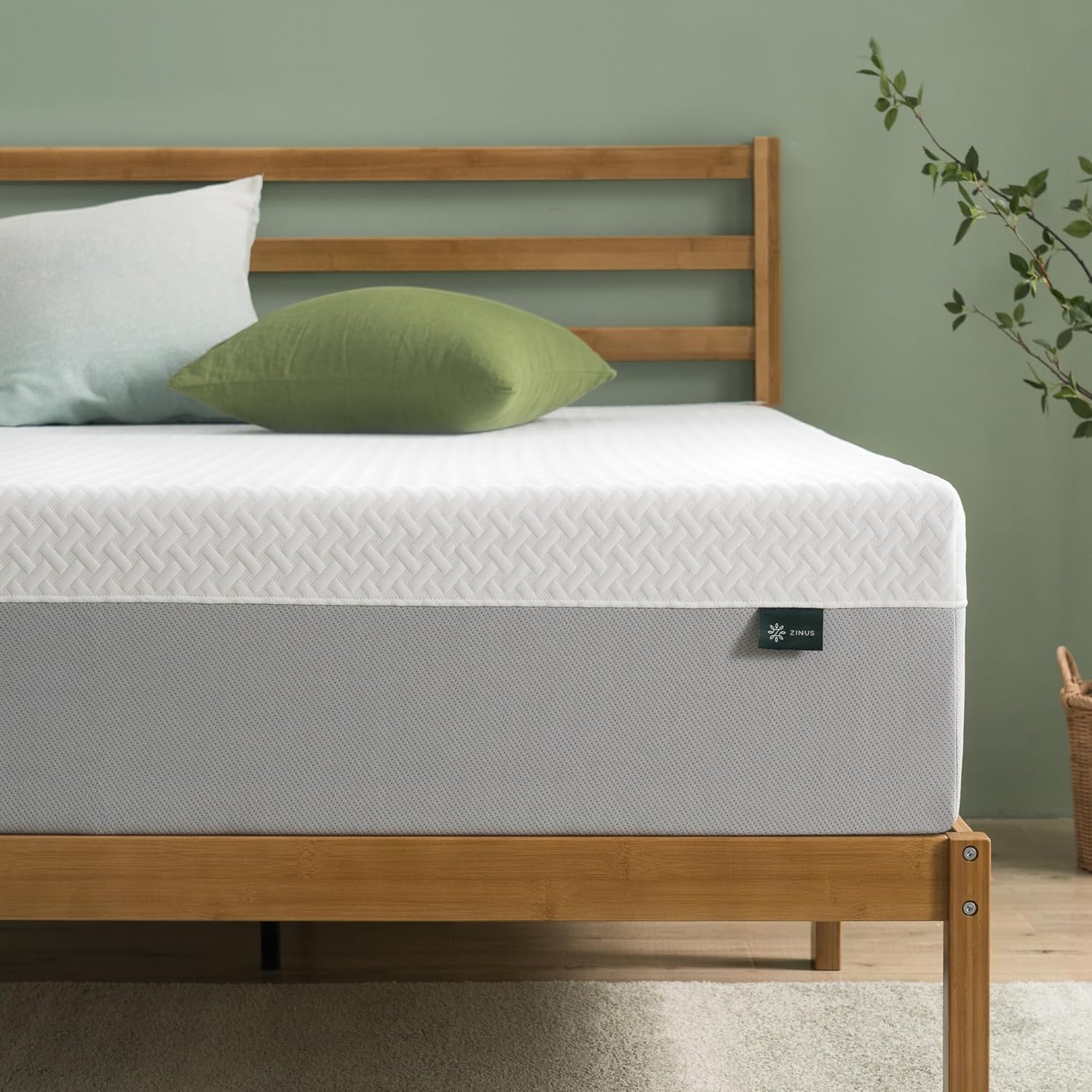 Zinus 12 Inch Green Tea Essential Memory Foam Mattress [New Version], Queen, Fiberglass Free, Medium Feel, Breathable Airflow Memory Foam, Certified Safe Foams & Fabric, Mattress in A Box