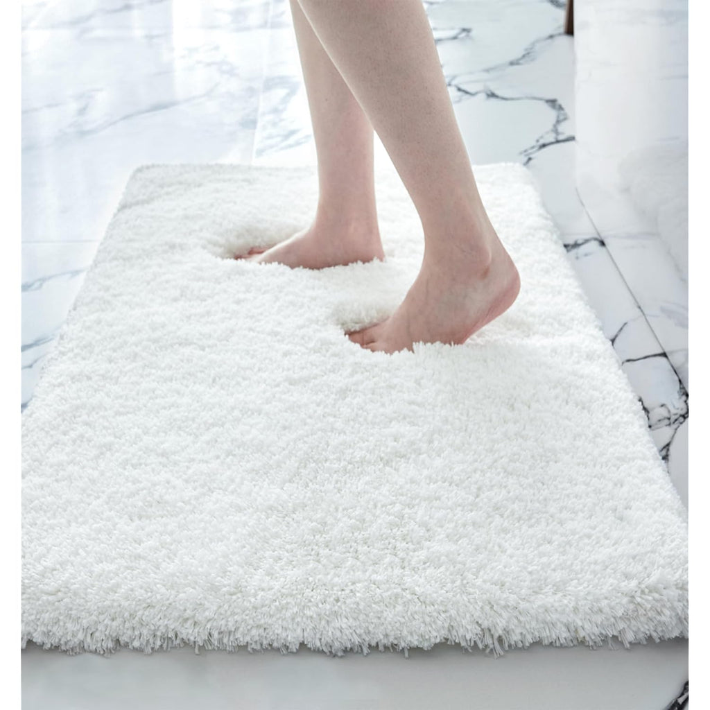Disolla White Bathroom Rug 17x24 - Non-Slip Plush Small Bath Mat, Highly Absorbent & Ultra Soft Fluffy Floor Mat, Machine Washable for Shower and Tub