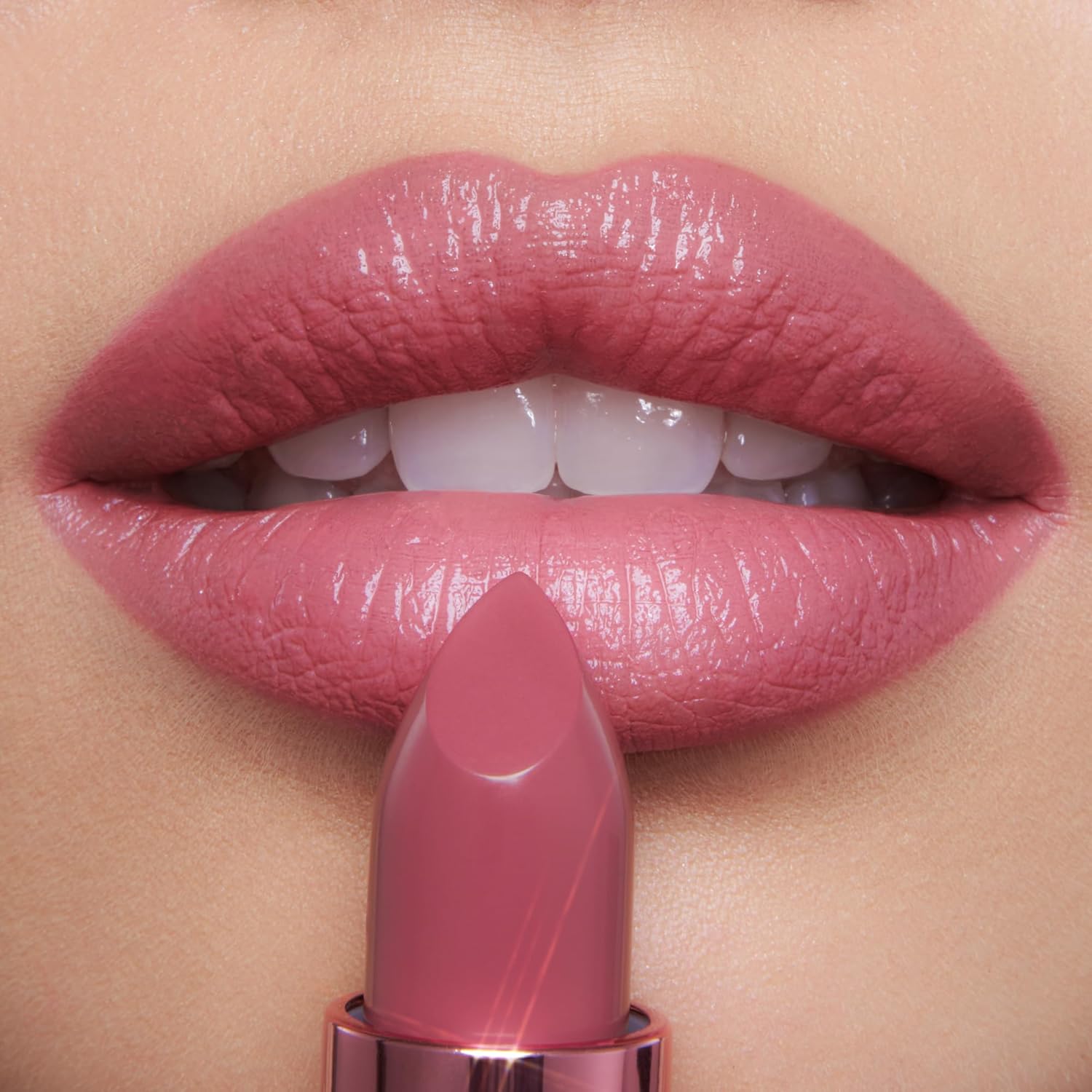 Charlotte Tilbury K.I.S.S.I.N.G Lipstick - Moisturizing & Hydrating Lipstick with Light-Diffusing Pigments for a Luminous Finish & Fuller-Looking Lips