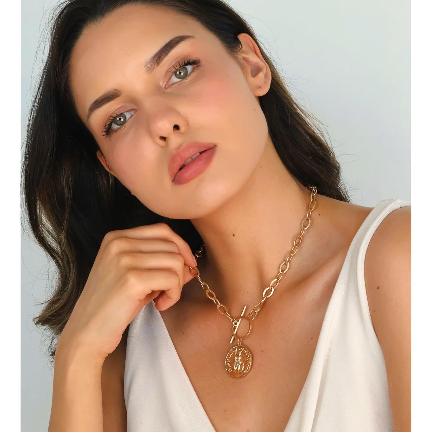 POMINA Chunky Thick Coin Necklace Trendy Fashion Statement Toggle Necklace Worn Gold Tone Pendant Thick Link Chain Layered Pearl Necklace for Women Jewelry