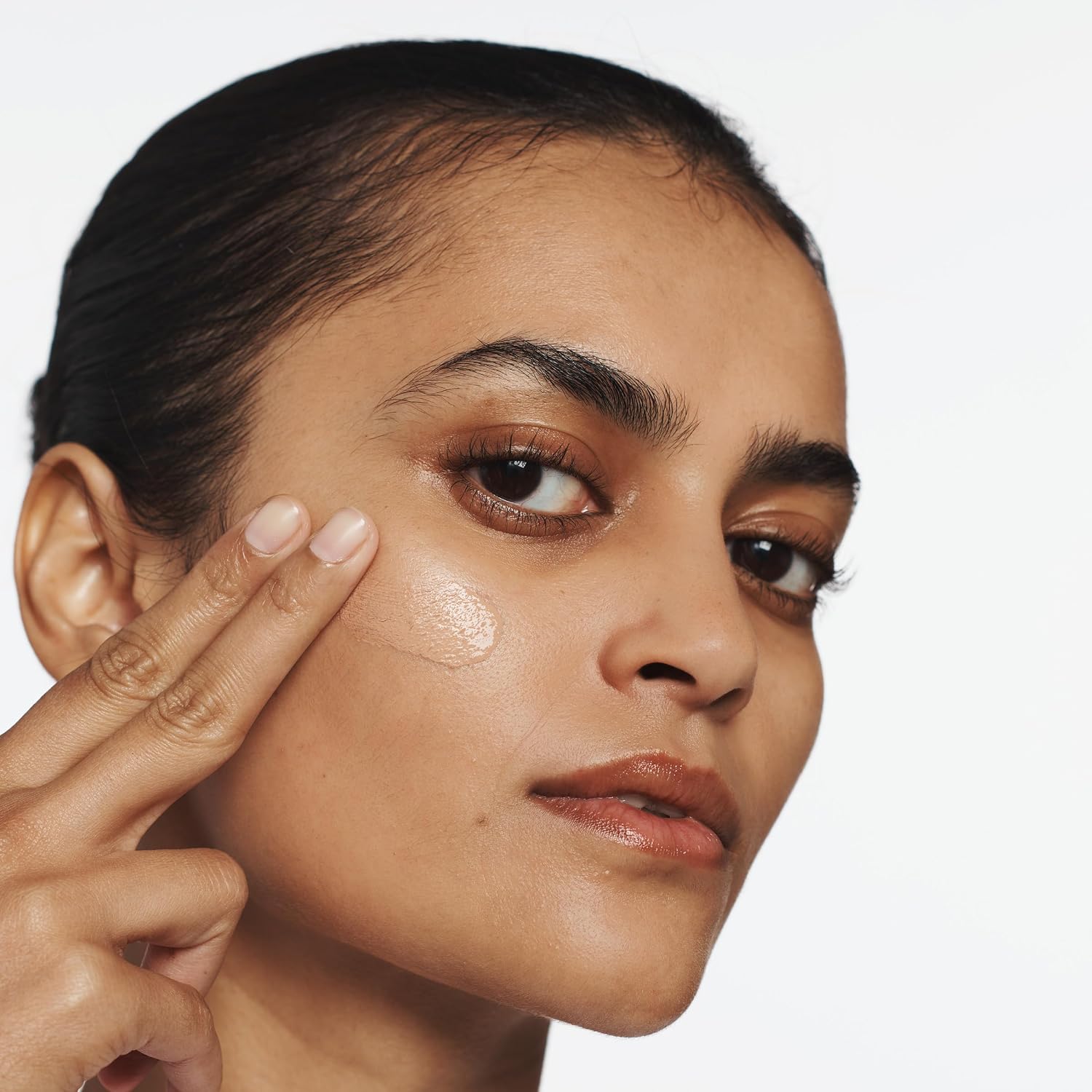 Clinique Superbalanced Oil Free Liquid Foundation Makeup For Dry To Oily Skin Types | Hydrating + Moisturizing | Moderate Coverage + Natural Finish