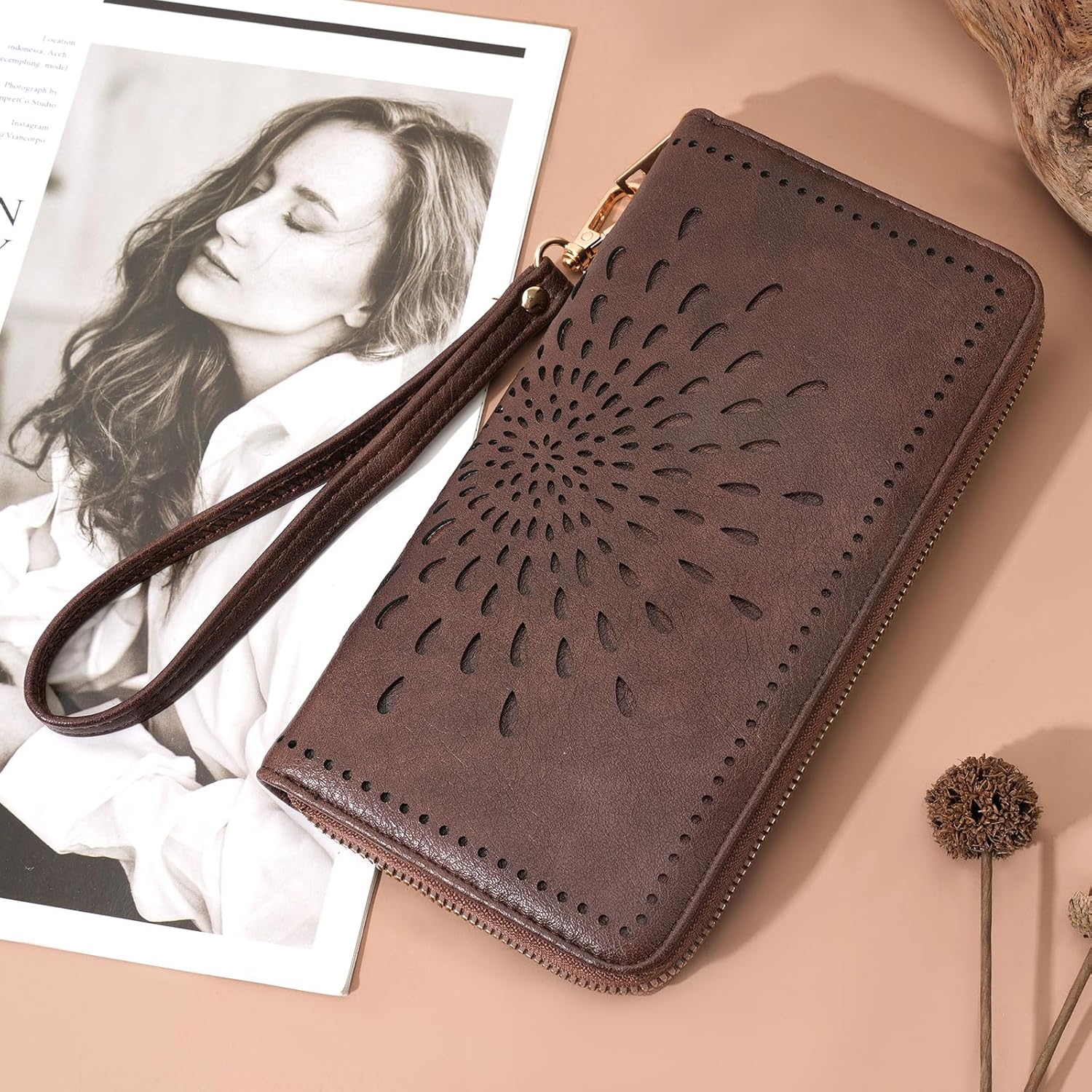 APHISON Wallet Women Large Capacity Clutch Purse For Ladies Card Holder RFID Wristlet Phone Zipper Coin Travel Pocket