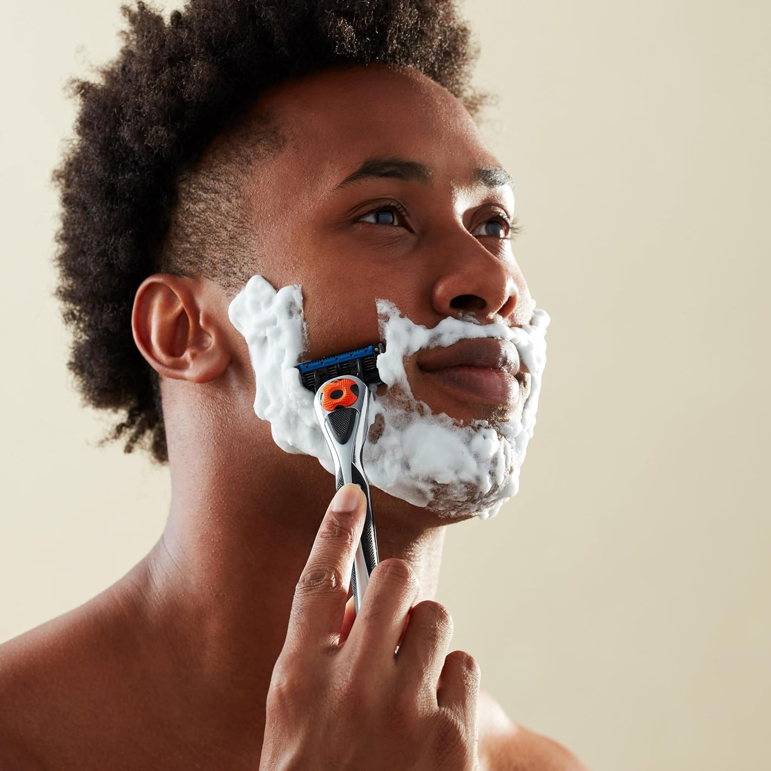 Amazon Basics 5-Blade MotionSphere Men's Razor with Dual Lubrication, Vitamin E, Precision Trimmer, 1 Handle & 16 Cartridges, Black