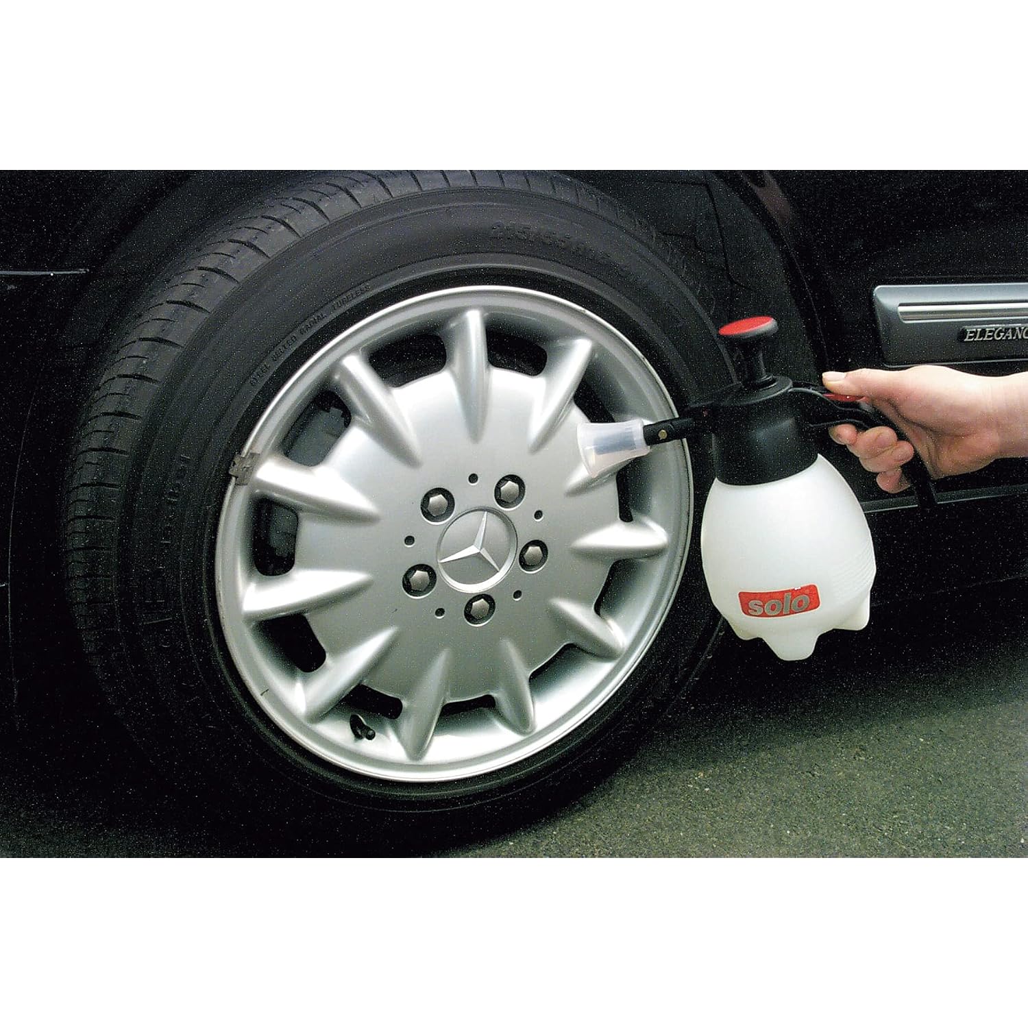 Solo 418 One-Hand Pressure Sprayer, 1-Liter, Ergonomic Grip For Gardening, Fertilizing, Cleaning & General Use Spraying
