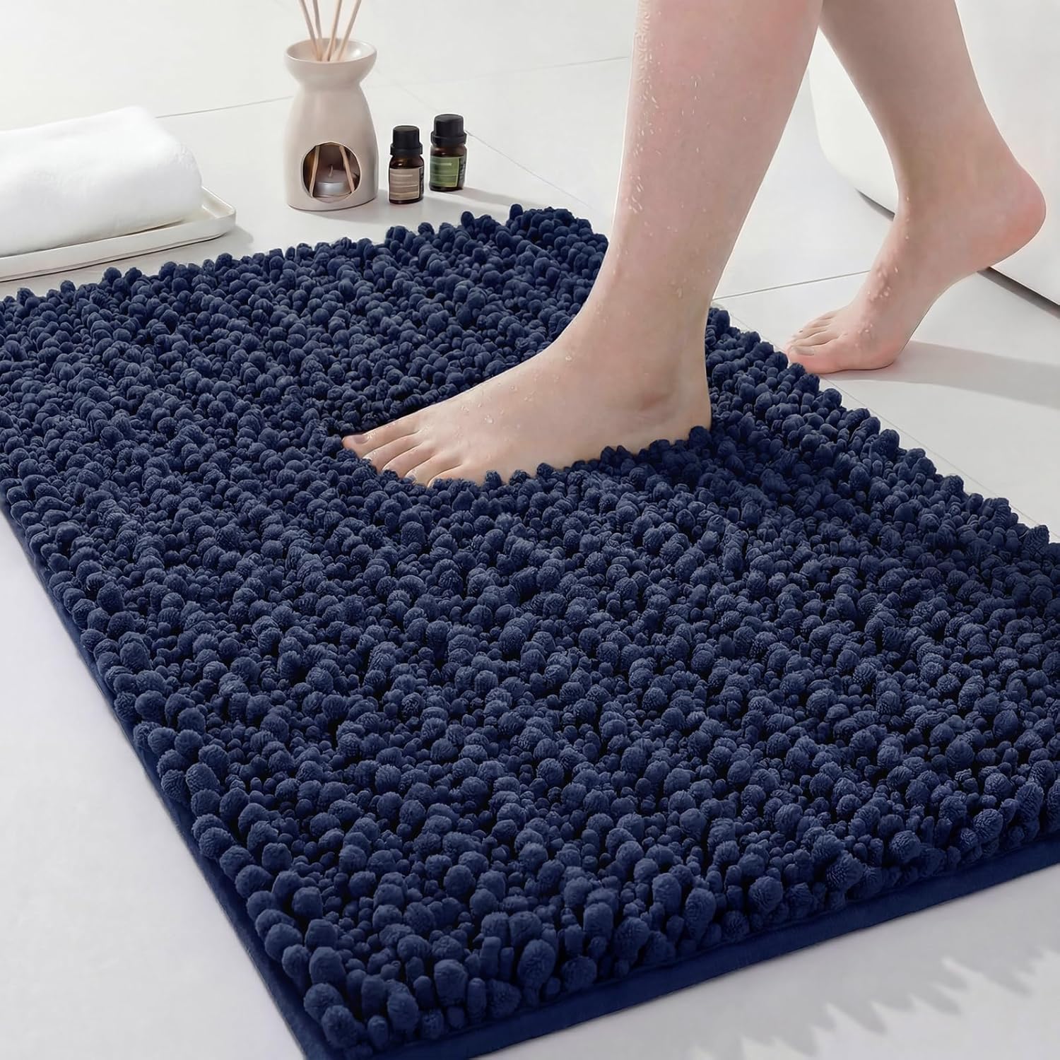 Disolla Small Bath Mat 17x24 Inch - Chenille Navy Blue Bathroom Rug, Extra Soft Absorbent Plush Shaggy Bathmat, Non-Slip Machine Washable Floor Mat for Shower, Tub and Sink