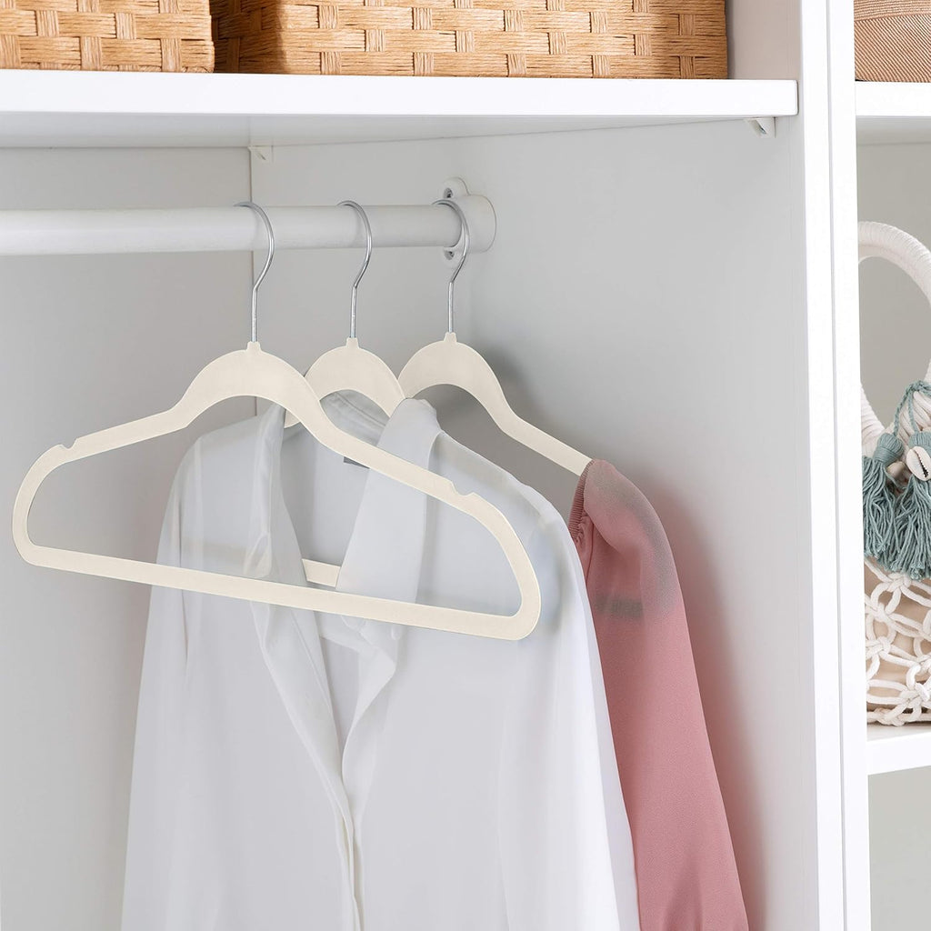 Simplify 10 Super Slim Velvet Huggable Hangers In Ivory