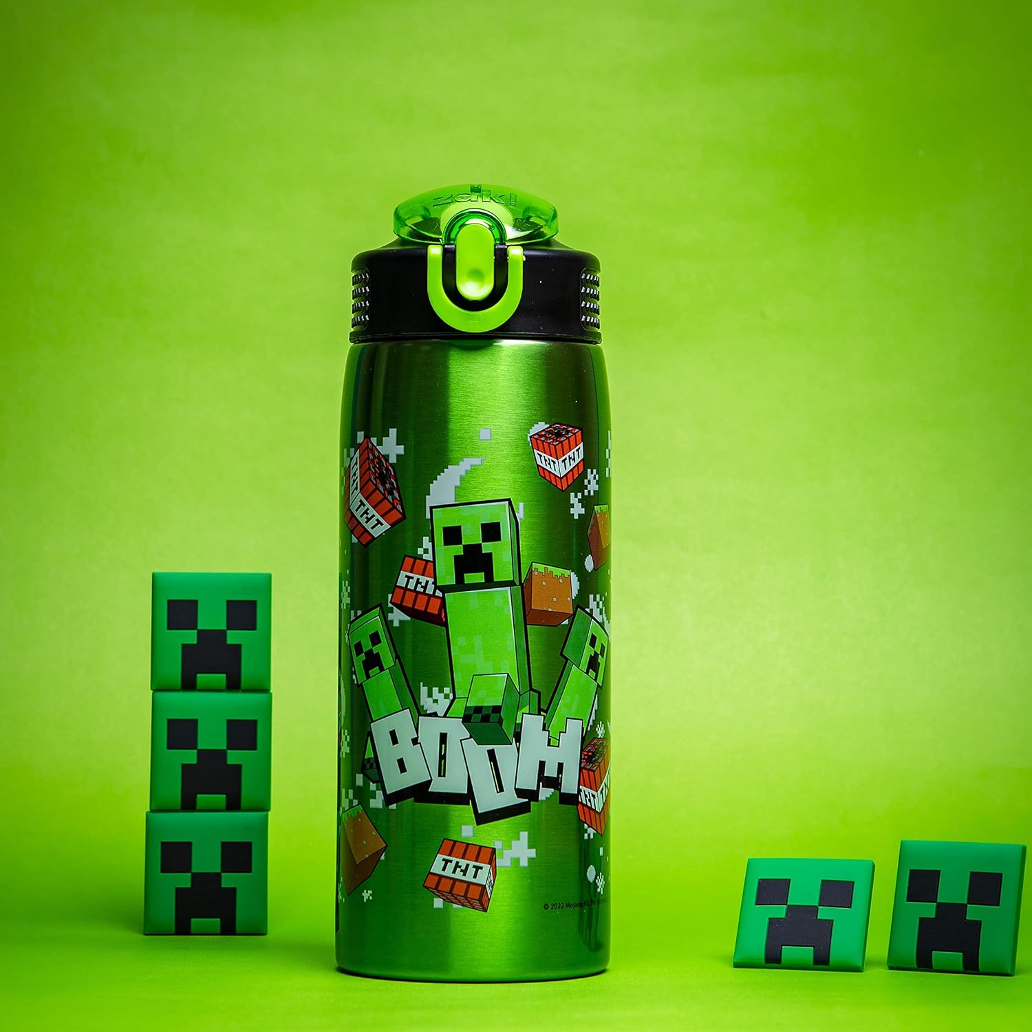 Zak Designs Minecraft Water Bottle For Travel And At Home, 19 Oz Vacuum Insulated Stainless Steel With Locking Spout Cover, Built-In Carrying Loop, Leak-Proof Design (Creeper)