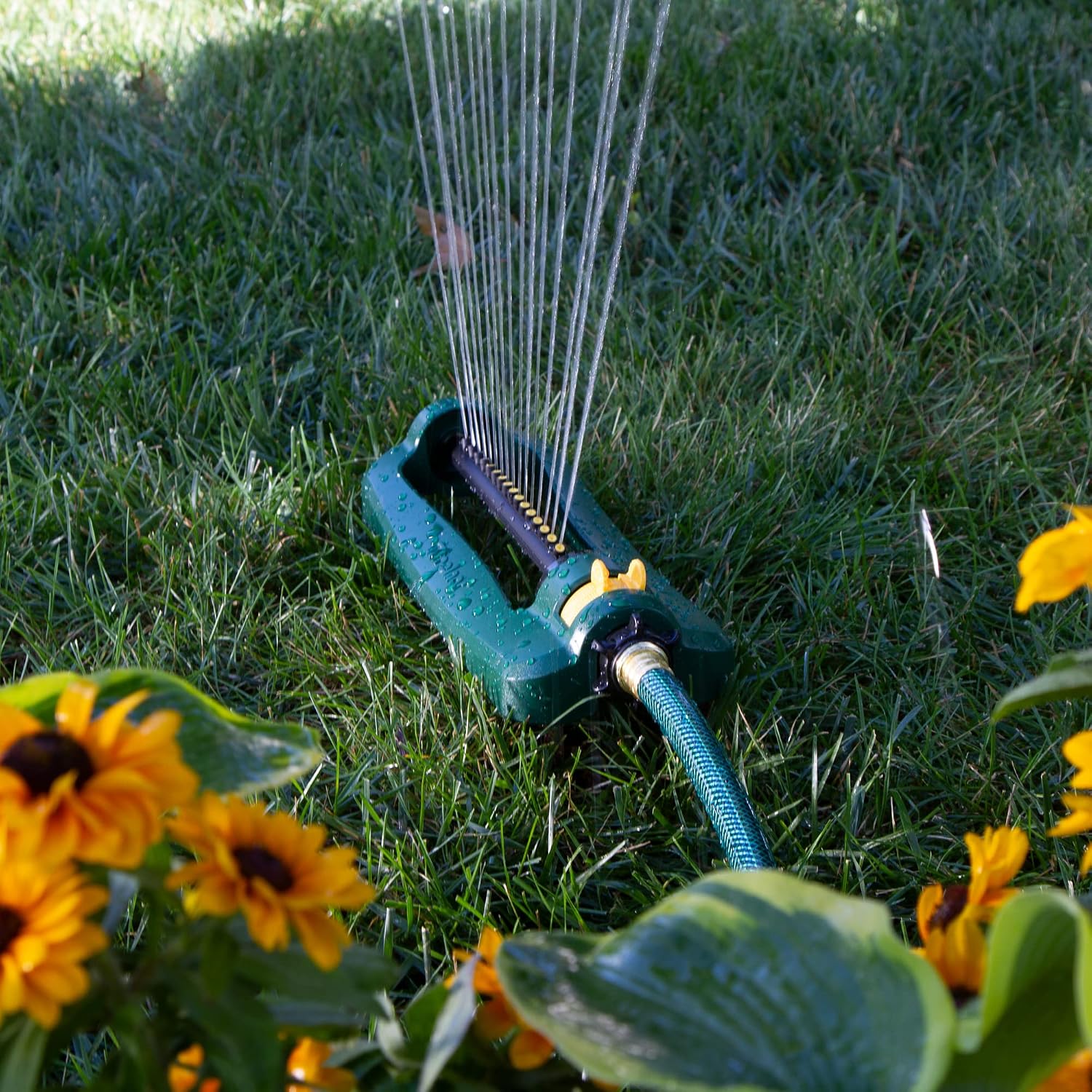 Melnor 65148Amz Turbo Oscillating Sprinkler, Covers Up To 2,800 Sq. Ft., Adjustable Watering Range, Infinitydrive Turbo Motor, Quick Connect Bundle, Green, Yellow