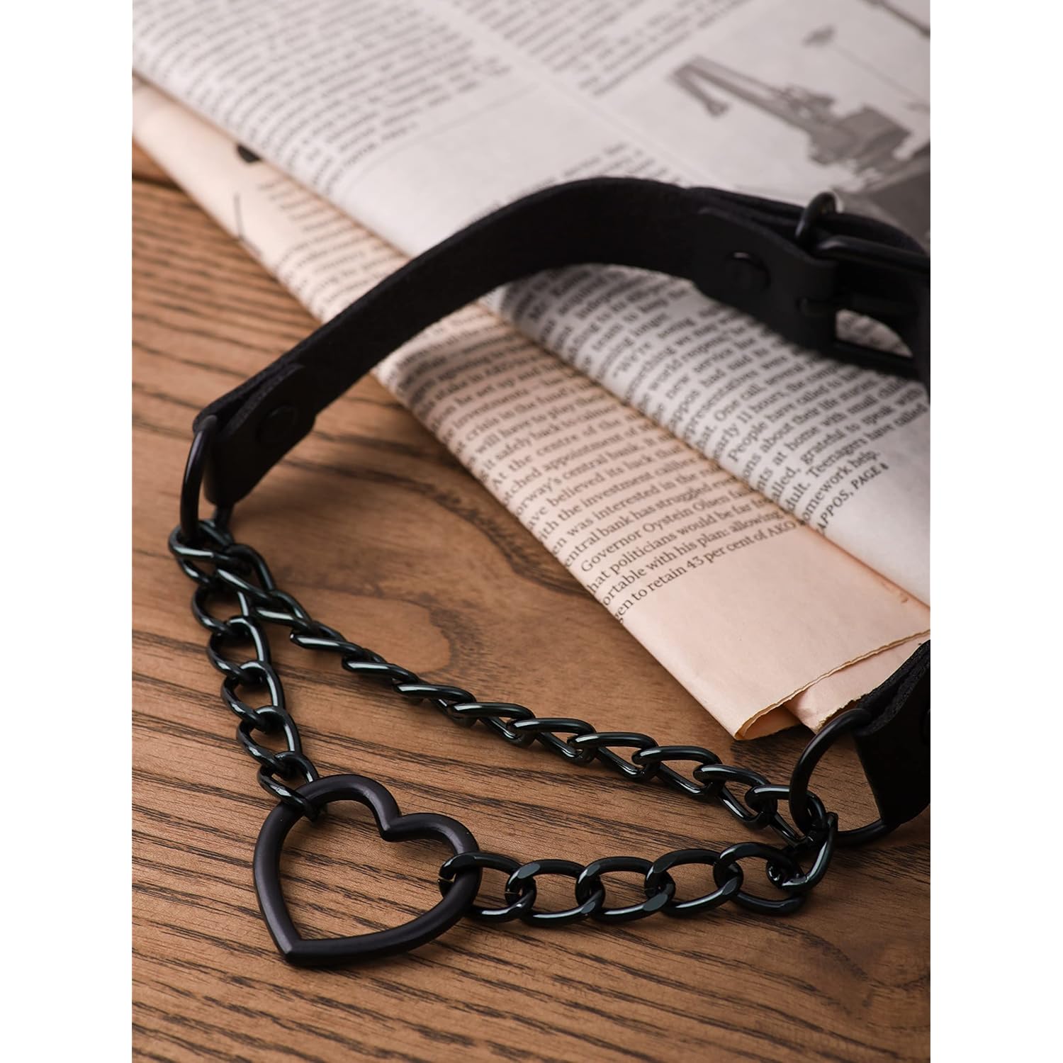 Sacina Goth Heart Chain Choker Necklace, PU Leather Choker, Gothic Punk Grunge Emo Necklace, Halloween Christmas Jewelry Gift for Women, Men