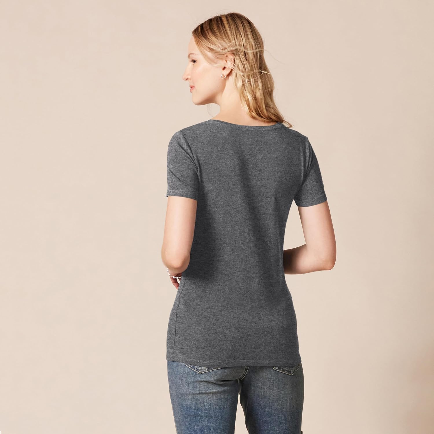 Amazon Essentials Women's Regular-Fit Short-Sleeve V-Neck T-Shirt, Multipacks