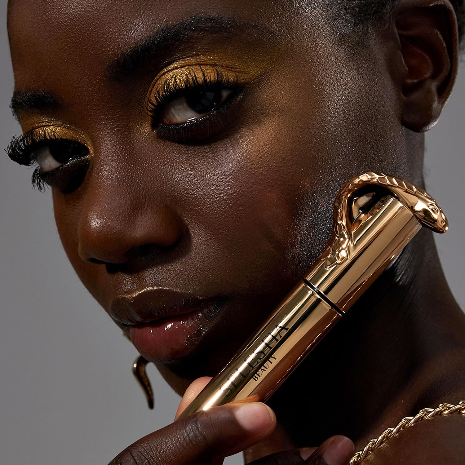 Selestia Beauty Black Mascara Queen Cobra – Volumizing, Curling, Lengthening – Soft Brush For Smooth Application – Long-Lasting & Weather-Proof – 0.34 Fl.Oz. - Made In Italy
