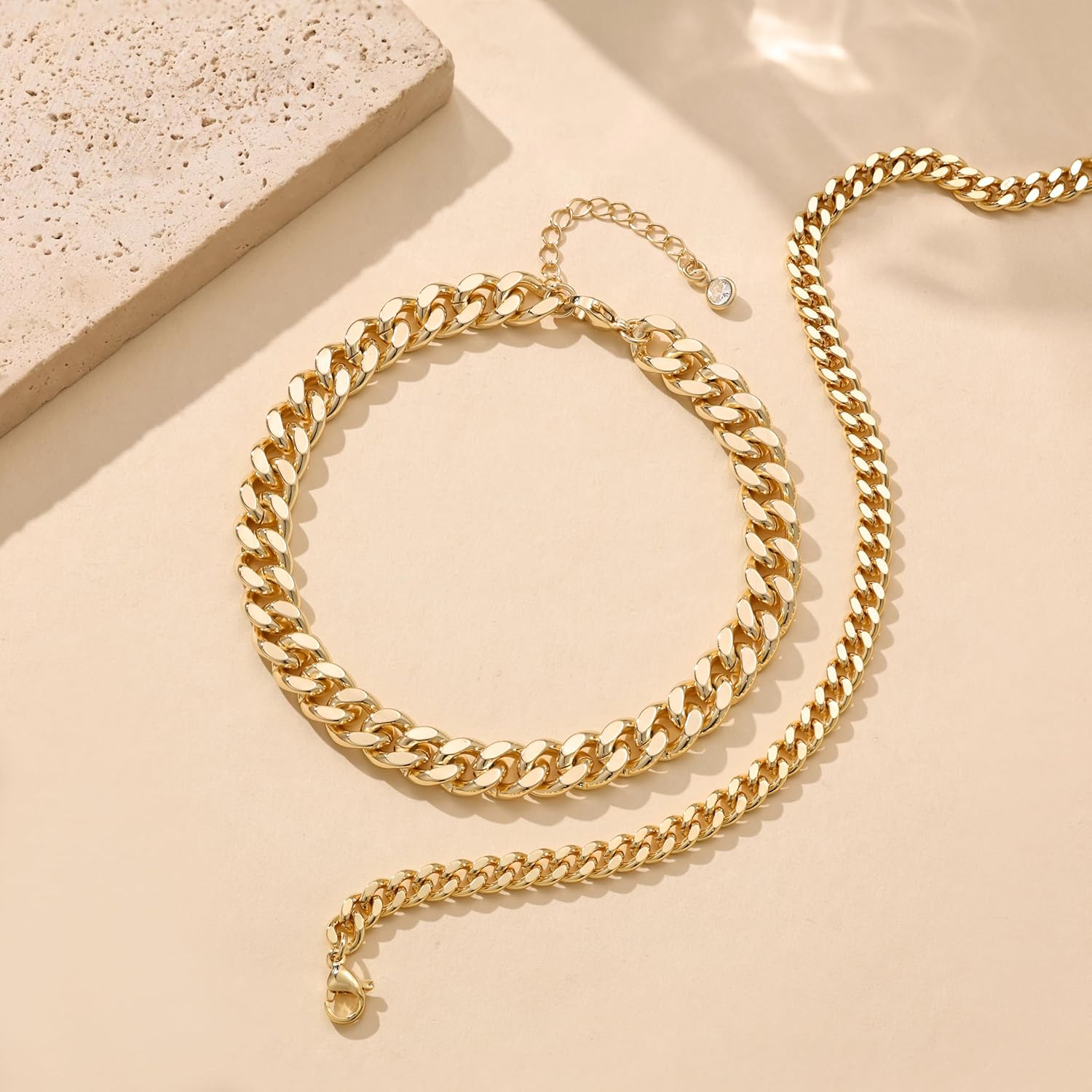 Foxgirl Gold Ankle Bracelets for Women 14K Gold Plated/Silver Anklets for Women Waterproof Minimalist Cuban Link Anklets Set Dainty Layered Ankle Bracelets Anklets for Women Gold Anklet Jewelry Gifts