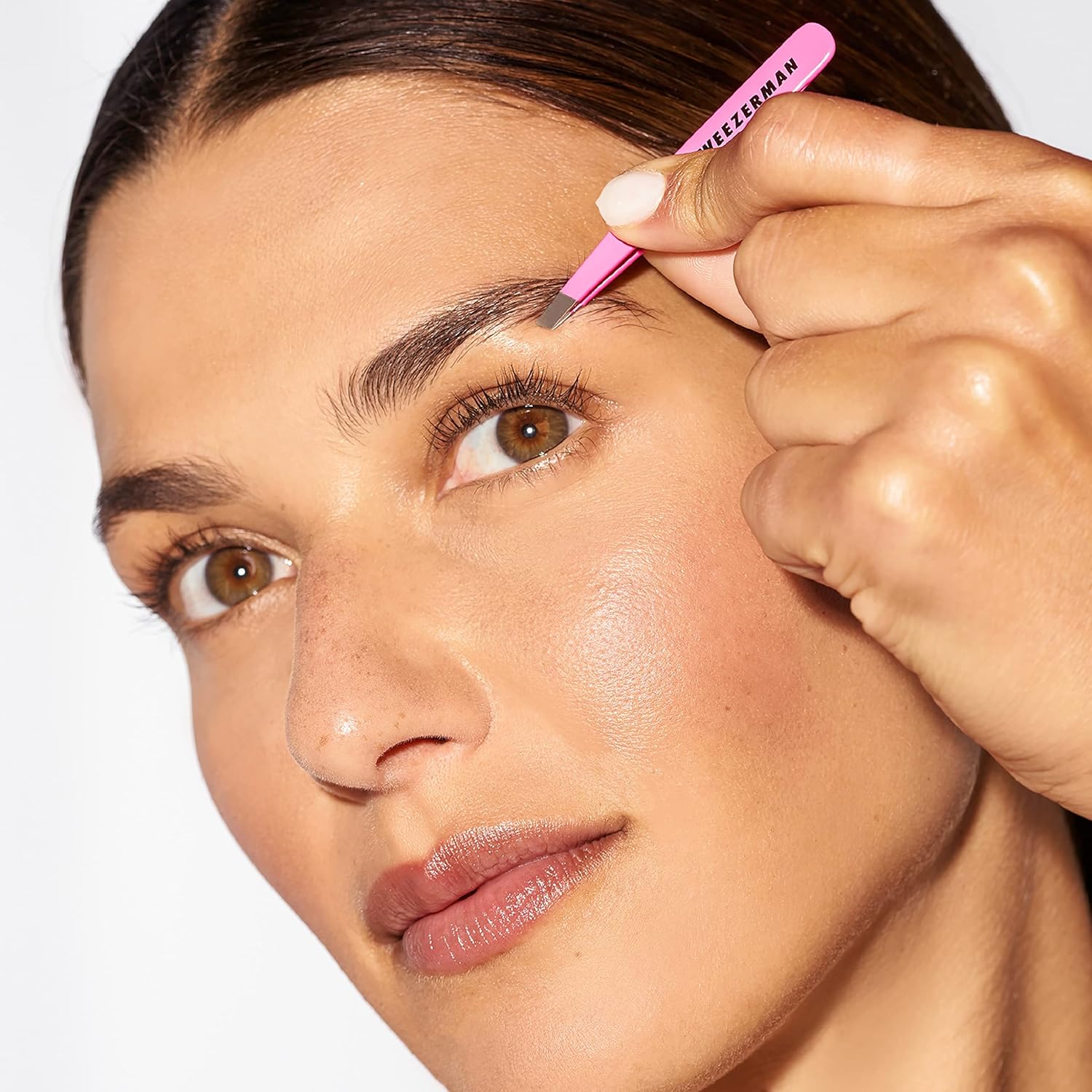 Tweezerman Mini Slant Tweezer - Tweezers for Eyebrows, Travel Tweezers for Eyebrows, Facial Hair (Neon Pink)
