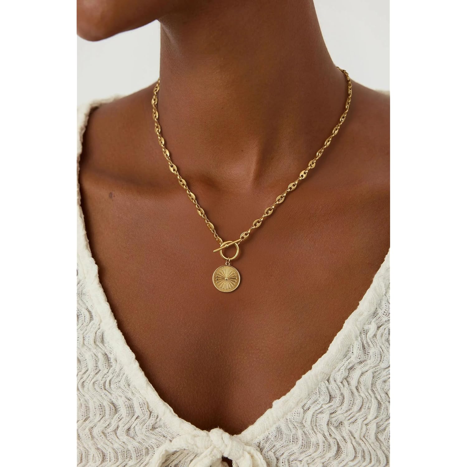 Chunky Gold Necklace for Women, Simple 14K Gold/Silver Plated Circle Pendant Choker Necklaces Trendy Dainty Heart Chain Toggle Clasp Necklace Jewelry Gift for Women