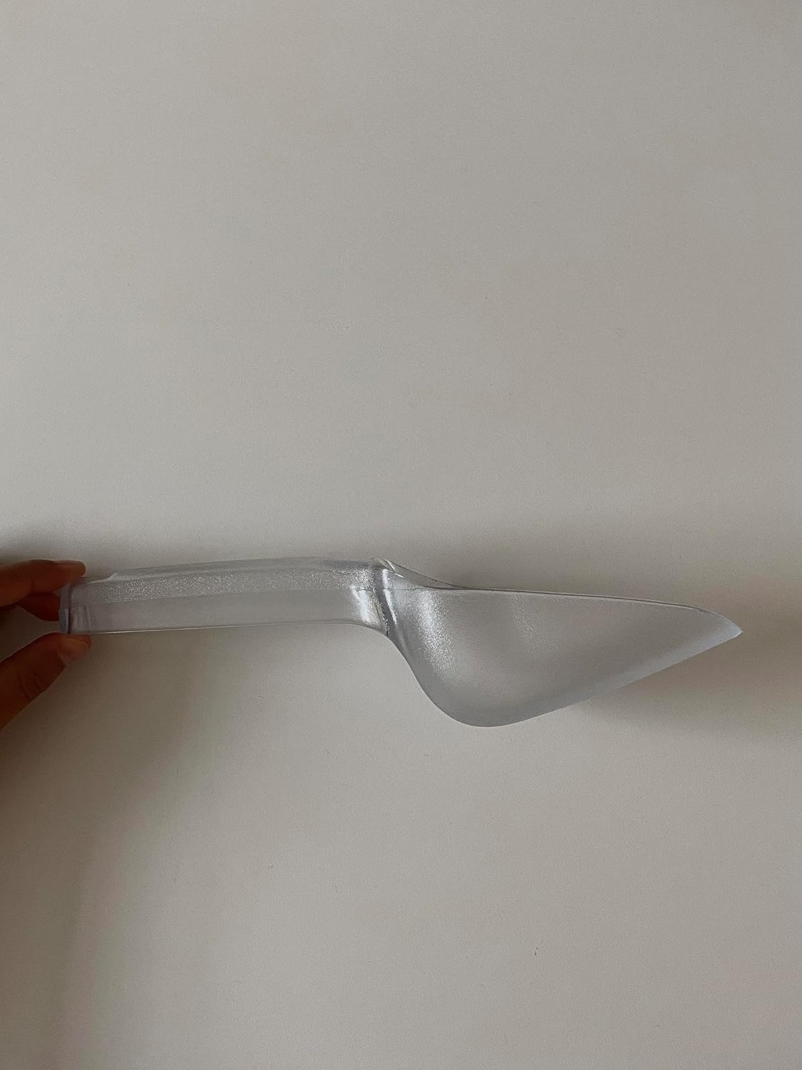 Rubbermaid Commercial Products Plastic Utility Ice Scooper, 6-Ounce, Clear, Dishwasher Safe Kitchen Scoop For Weddings/Bar/Ice Bucket/Kitchen/Popcorn