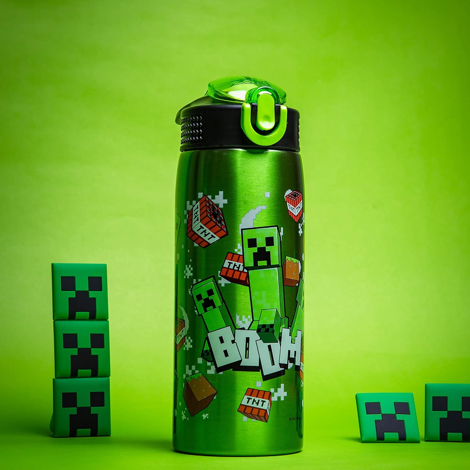 Zak Designs Minecraft Water Bottle For Travel And At Home, 19 Oz Vacuum Insulated Stainless Steel With Locking Spout Cover, Built-In Carrying Loop, Leak-Proof Design (Creeper)