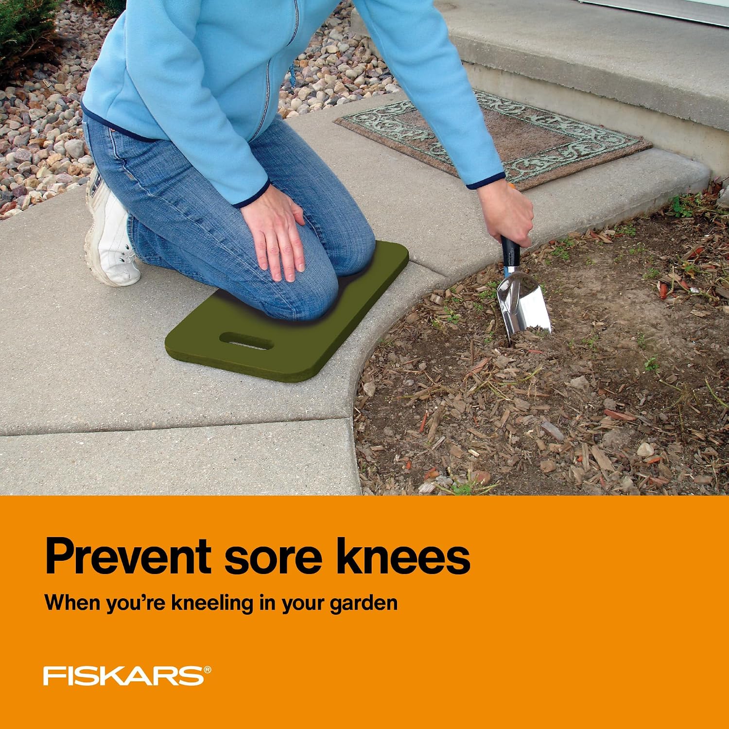Fiskars 11" X 18" Garden Kneeling Pad, Foam Knee Cushion With Handle, Green