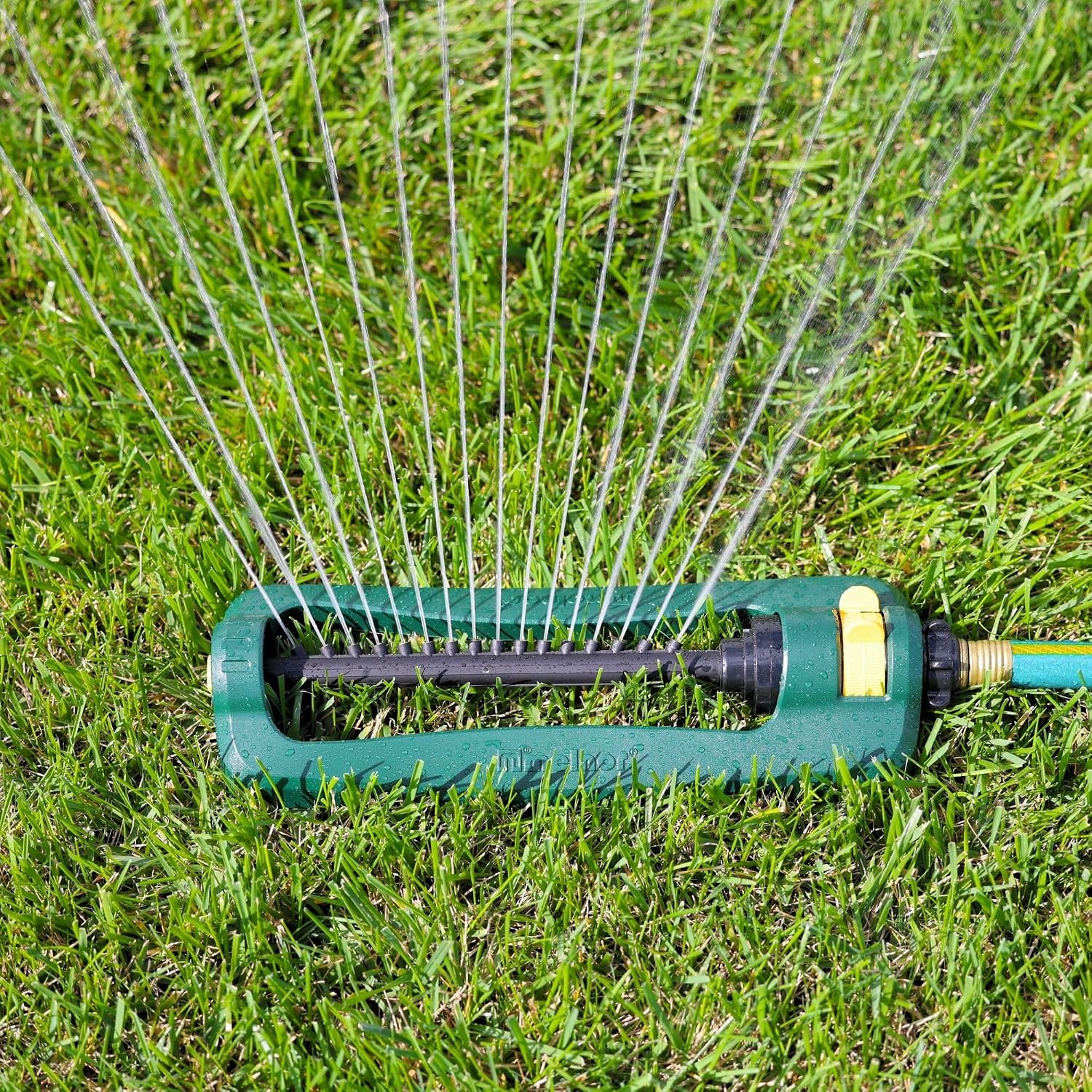 Melnor 65148Amz Turbo Oscillating Sprinkler, Covers Up To 2,800 Sq. Ft., Adjustable Watering Range, Infinitydrive Turbo Motor, Quick Connect Bundle, Green, Yellow
