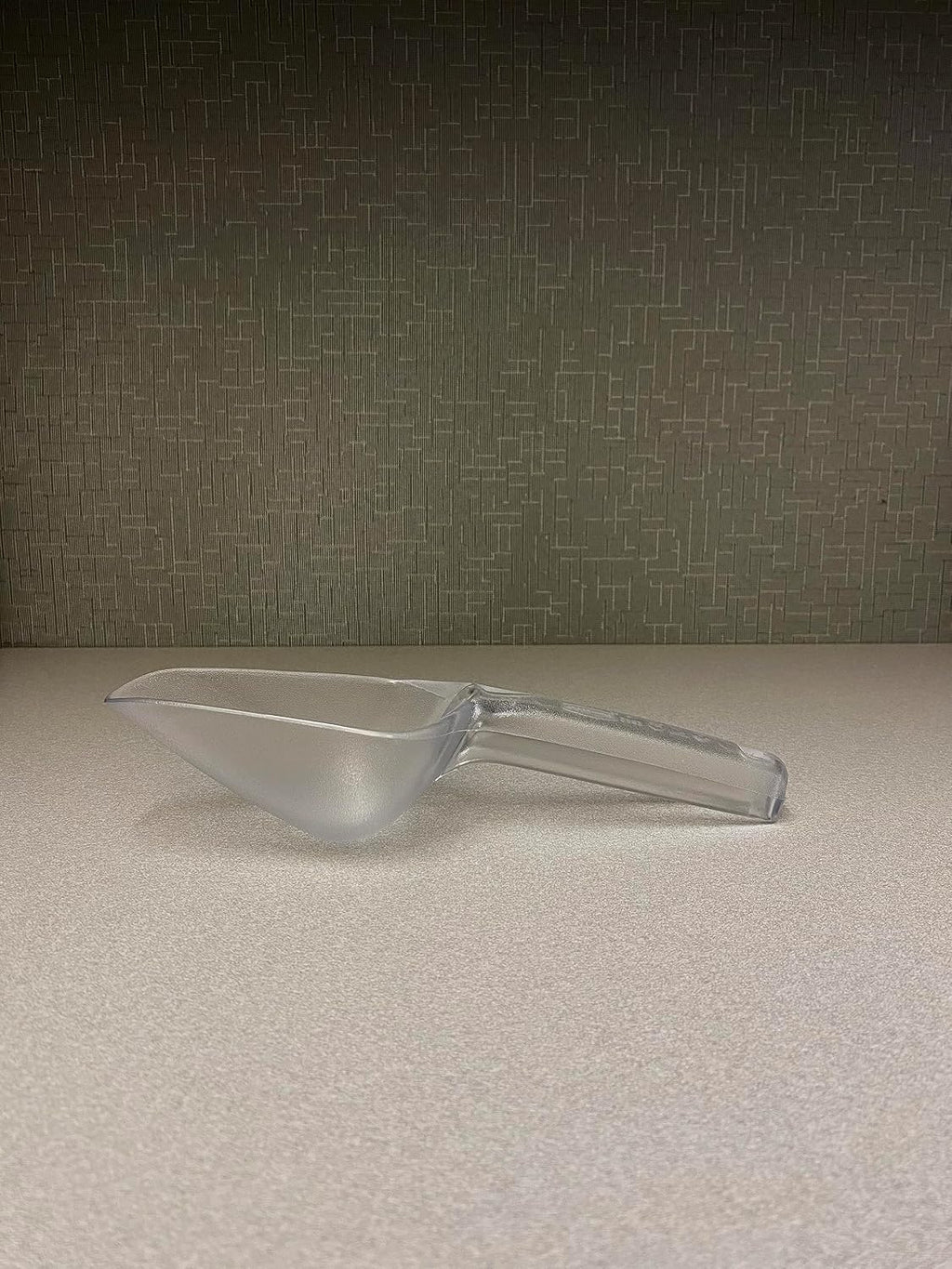 Rubbermaid Commercial Products Plastic Utility Ice Scooper, 6-Ounce, Clear, Dishwasher Safe Kitchen Scoop For Weddings/Bar/Ice Bucket/Kitchen/Popcorn