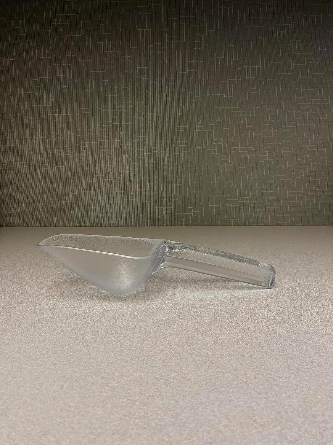 Rubbermaid Commercial Products Plastic Utility Ice Scooper, 6-Ounce, Clear, Dishwasher Safe Kitchen Scoop For Weddings/Bar/Ice Bucket/Kitchen/Popcorn