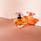 Lancôme Trésor Eau de Parfum - Long Lasting Fragrance with Notes of Rose, Lilac, Peach & Apricot Blossom - Elegant & Romantic Women's Perfume