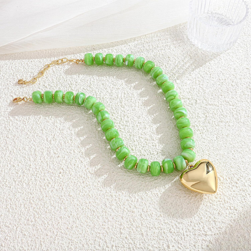 Gold Heart Pendant Necklaces for Women Colorful Acrylic Resin Beaded Choker Necklace Fashion Chunky Statement Beaded Heart Necklace