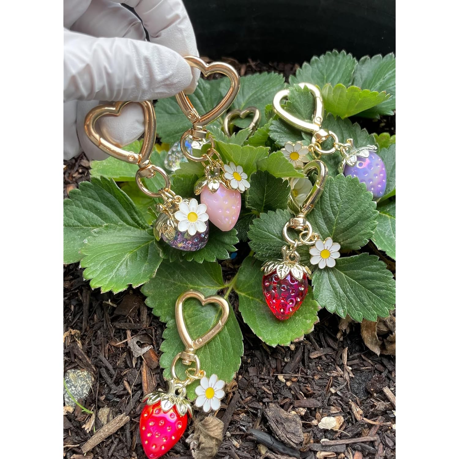 Agromusk Cute Strawberry Keychain,Bag Charms,Kawaii Heart Flower Daisy Key chains Accessories Decor for Girls Purse Gift