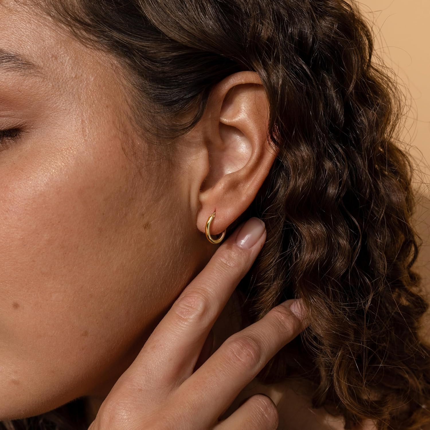 14K Gold Hoop Earrings, Huggie Hoop Earrings for Women, Hypoallergenic Lightweight Small Hoop Earring for Womens 14mm/16mm/18mm