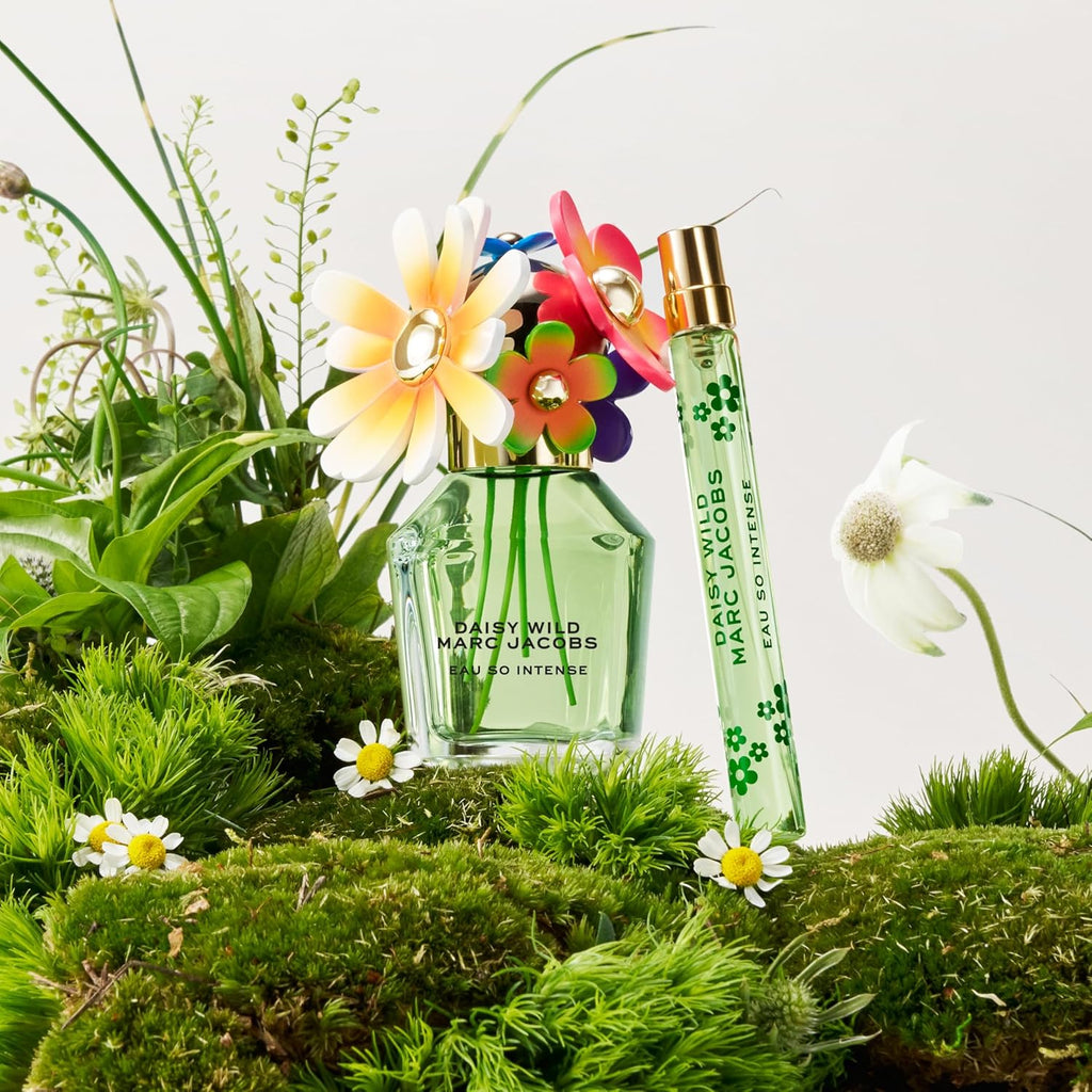 Marc Jacobs Daisy Wild Intense Eau de Parfum - Adventurous Floral Women's Perfume - With Notes of Banana Blossom, Jasmine Extract & Tuberose, Amber & Sandalwood