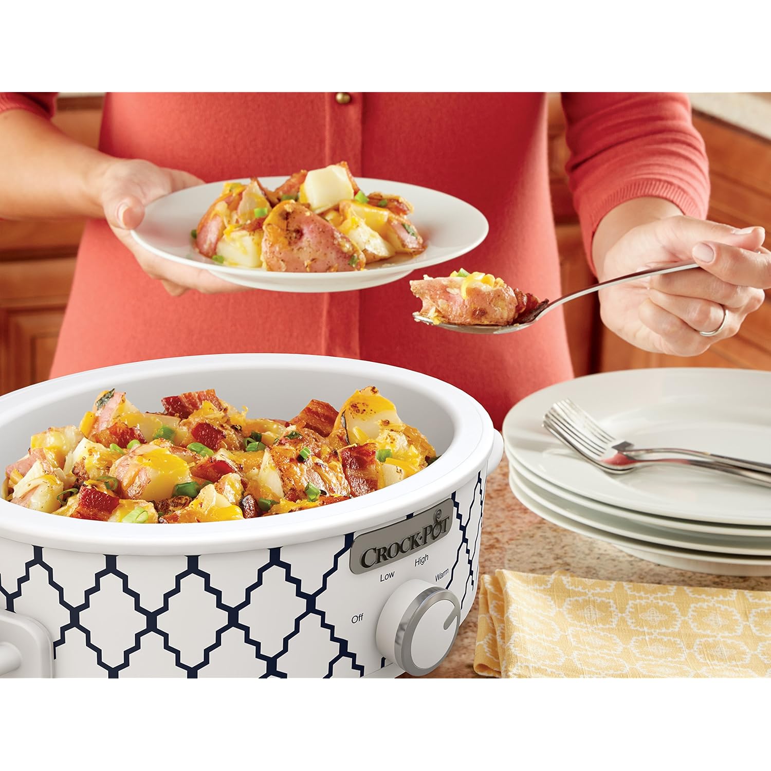 Crock-Pot Small 2.5 Quart Casserole Slow Cooker in White/Blue, Enjoy Eye-Catching Quick Meals, Durable and Compact