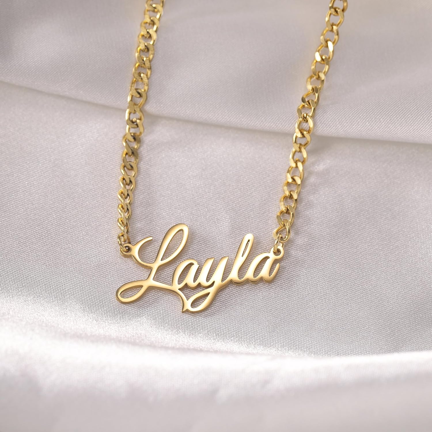 Name Necklace Personalized, 18K Gold Plated Custom Name Necklaces for Women Customized Name Plate Pendant Jewelry Gifts for Women