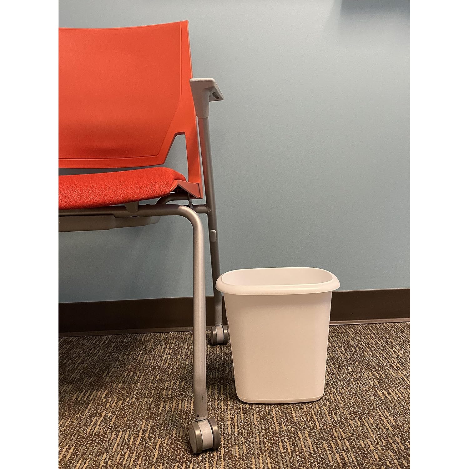 Rubbermaid Vanity Trash Can/Wastebasket 1.5-Gallons/6-Quarts White for Under Counter/Kitchen/Office/Bedroom/Bathroom