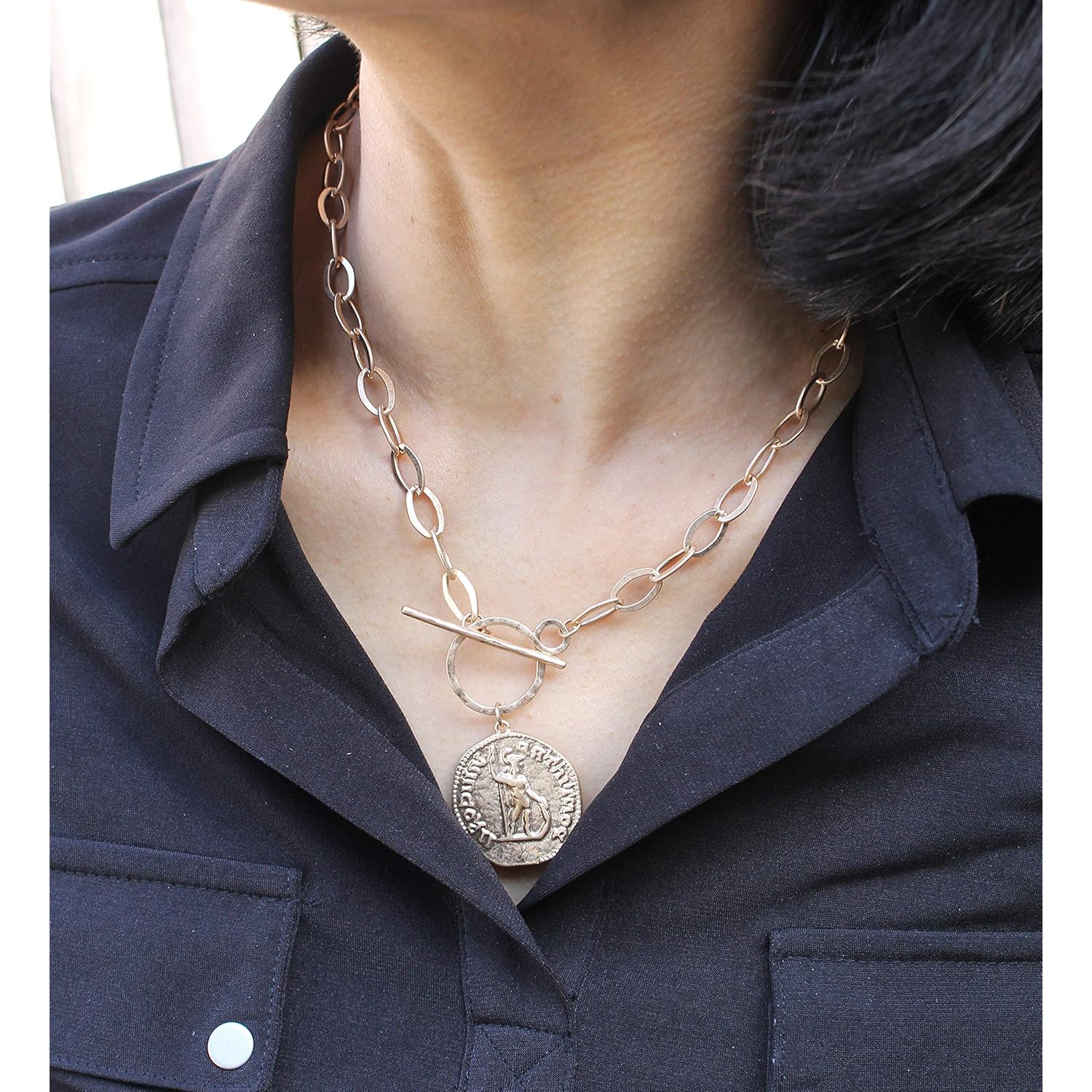 POMINA Chunky Thick Coin Necklace Trendy Fashion Statement Toggle Necklace Worn Gold Tone Pendant Thick Link Chain Layered Pearl Necklace for Women Jewelry