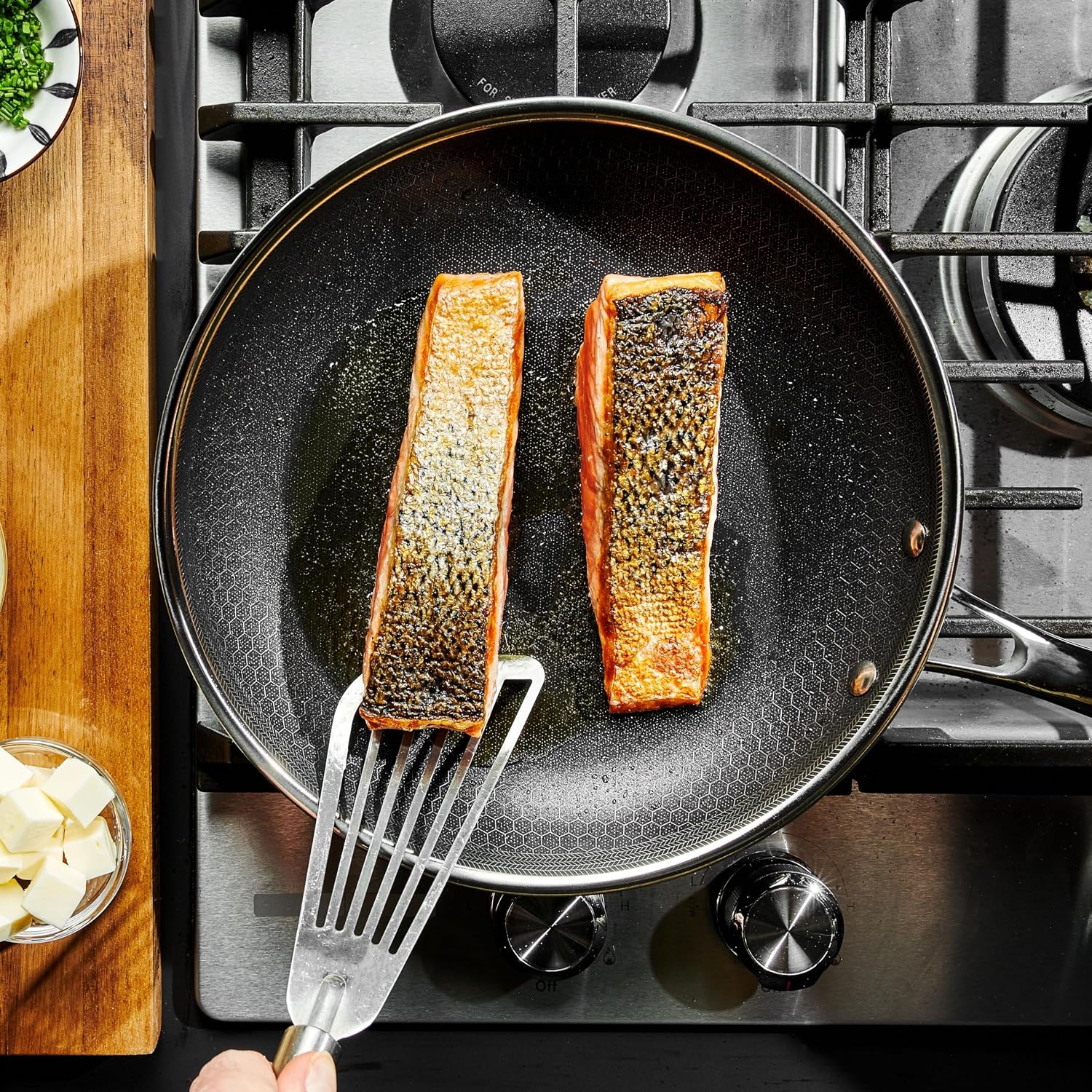 Hexclad 10 Inch Hybrid Nonstick Frying Pan With Lid, Stay-Cool Handle, Dishwasher And Oven Safe, Induction Ready, Frying Pan Skillet Compatible With All Cooktops